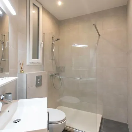 L55 2p Jean Medecin 10 Min A Pied Vieux * Nice